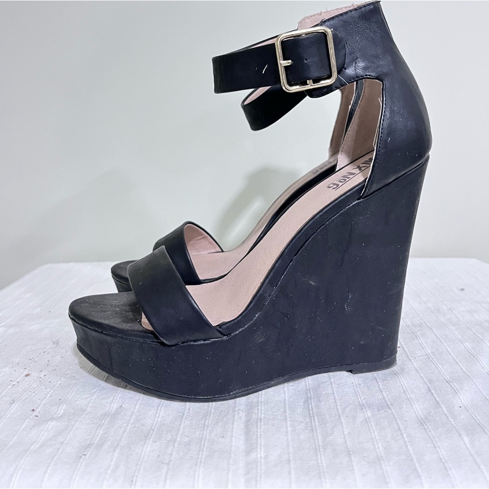 Mix No.6 black wedges